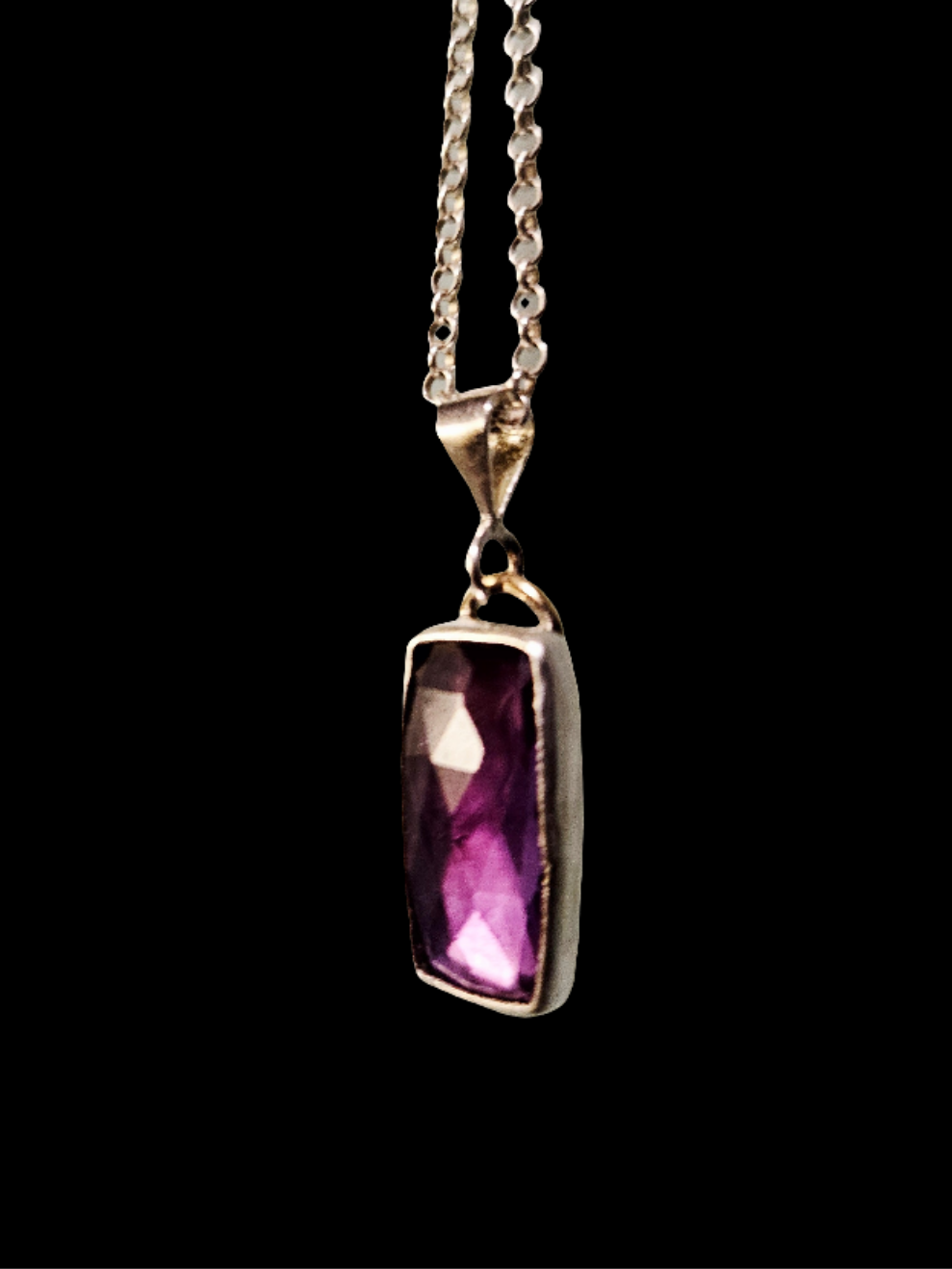 Color-changing Alexandrite Pendant